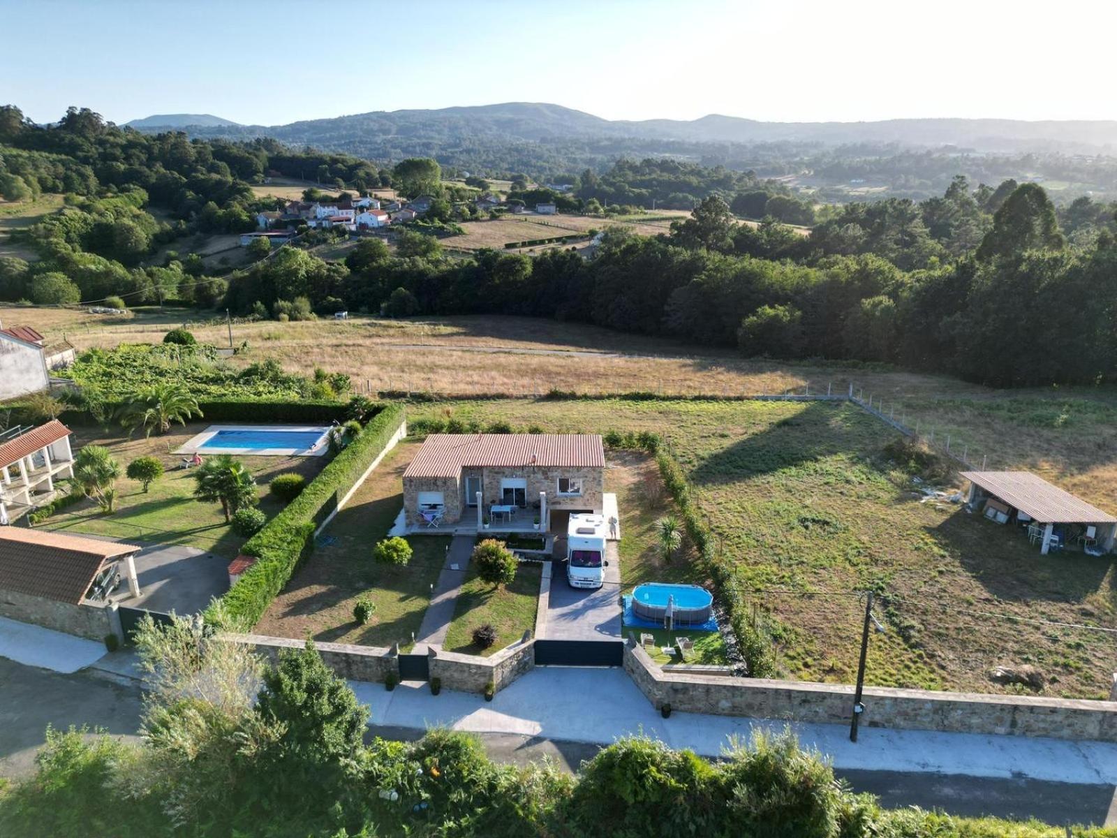 פונטה-ודרה Casa Vanguardista En El Campo Cerca De Santiago מראה חיצוני תמונה